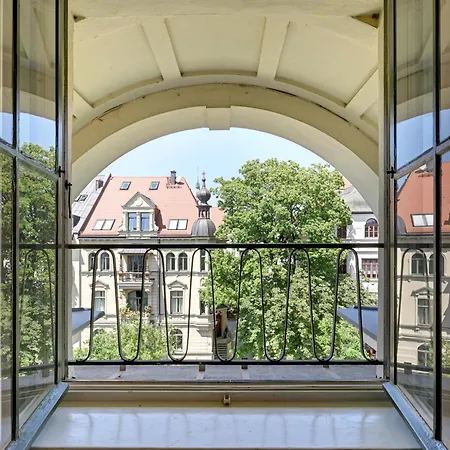 Uhland Hotel 3*