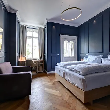 Uhland Hotel 3*