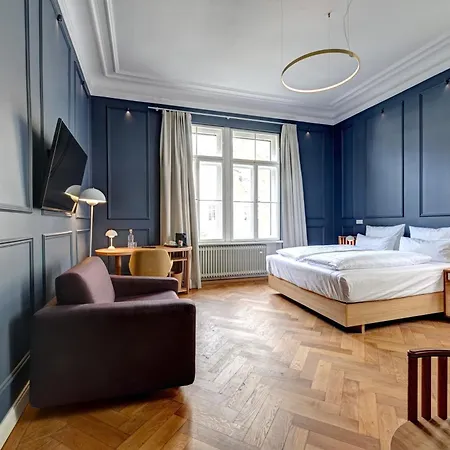Uhland 3* München