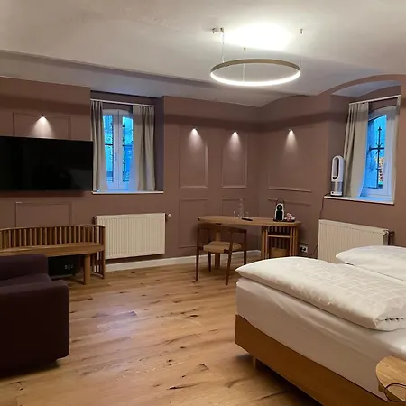 Uhland Hotel
