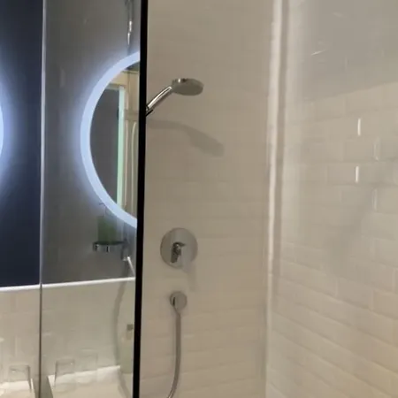 أولاند فندق