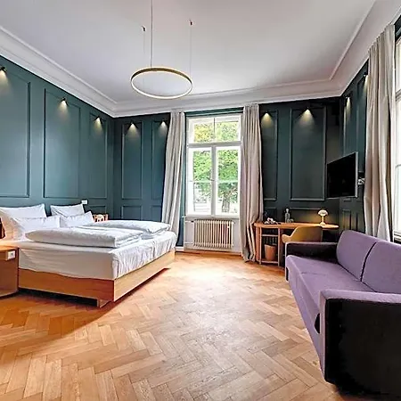 Uhland 3* Munique