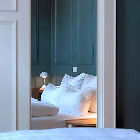 Uhland Hotel 3*