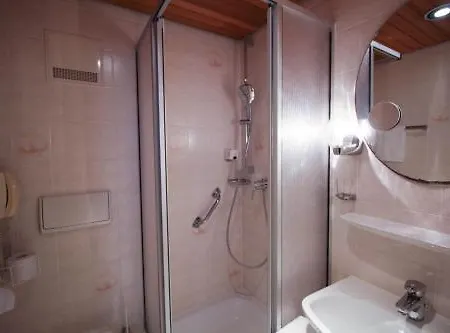 Hotel Uhland 3*