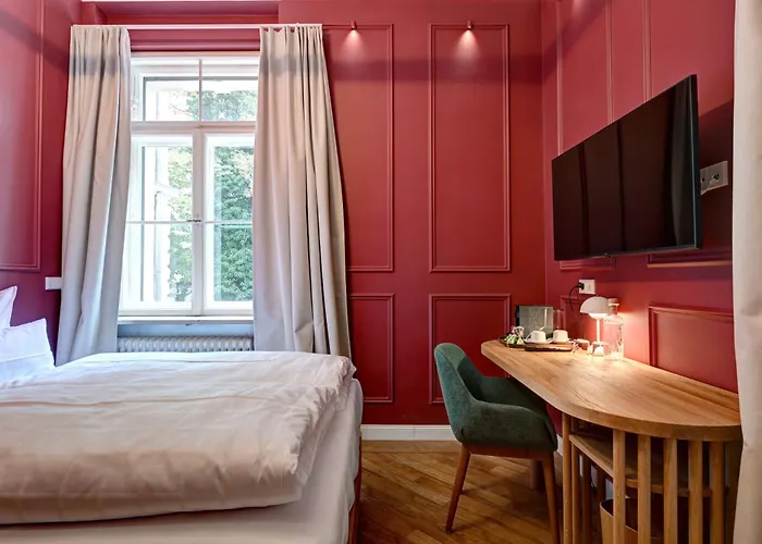 Hotel Uhland 3*