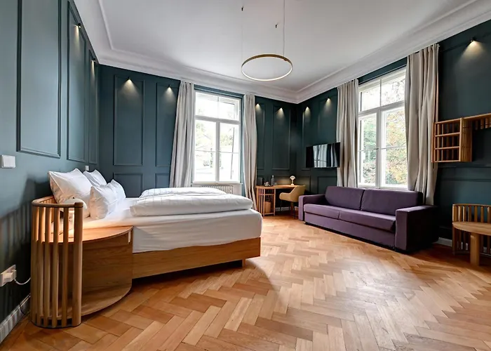 Hotel Uhland 3*