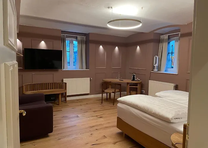 Uhland Hotel