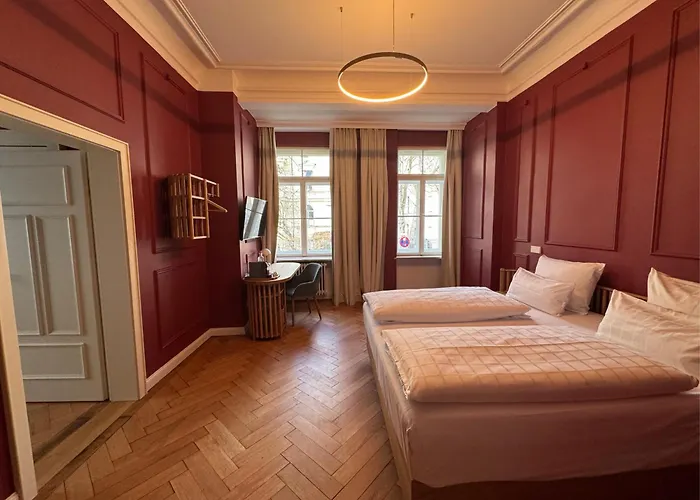 Hotel Uhland 3*