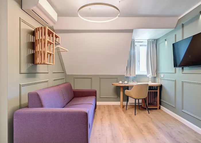 Uhland Otel 3*