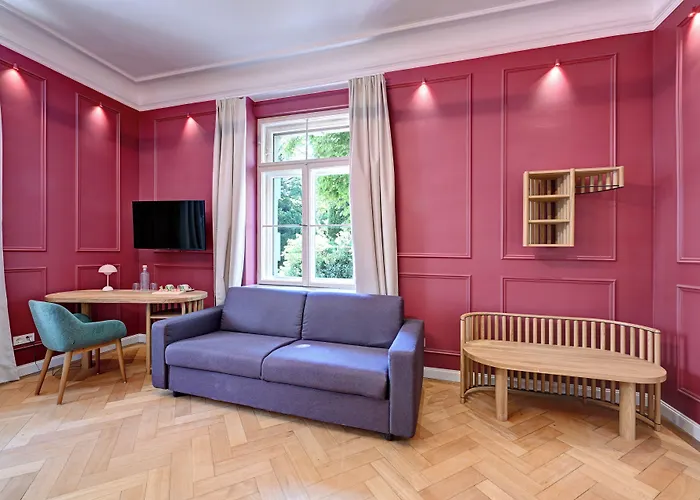 Hotel Uhland 3*