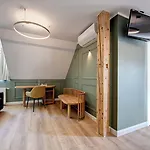 Uhland Hotel 3*