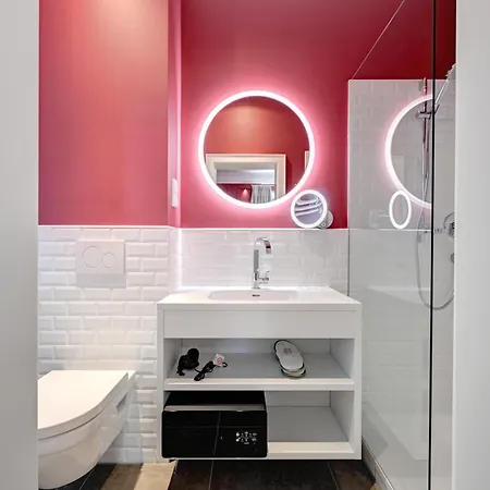 Uhland Hotel 3*